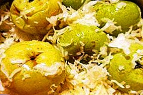 How to cook pickled apples with cabbage at home?