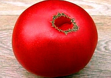 Variedad legendaria de tomates "Yusupov", a partir de la cual preparan la famosa ensalada uzbeka.