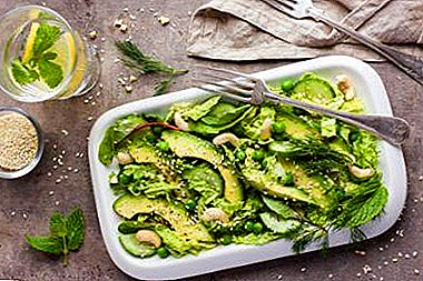 Витамин Иумми: Рецепти за салате са пекиншким купусом и авокадом