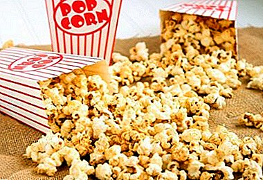 Features of cooking delicious treats with their own hands: how to make popcorn from corn at home?